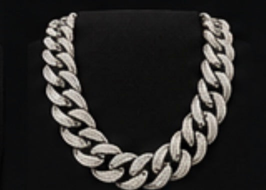 CUBAN LOCKR CHAIN
